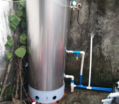 屯昌縣周朝村0.5T不銹鋼無塔供水器